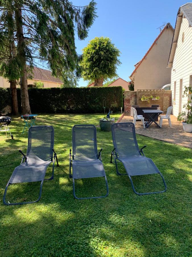 Bed and Breakfast Le Petit Manoir Farceaux Exterior foto