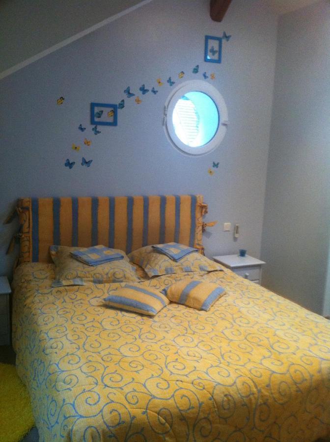 Bed and Breakfast Le Petit Manoir Farceaux Exterior foto