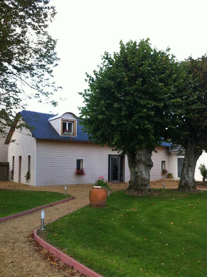 Bed and Breakfast Le Petit Manoir Farceaux Exterior foto