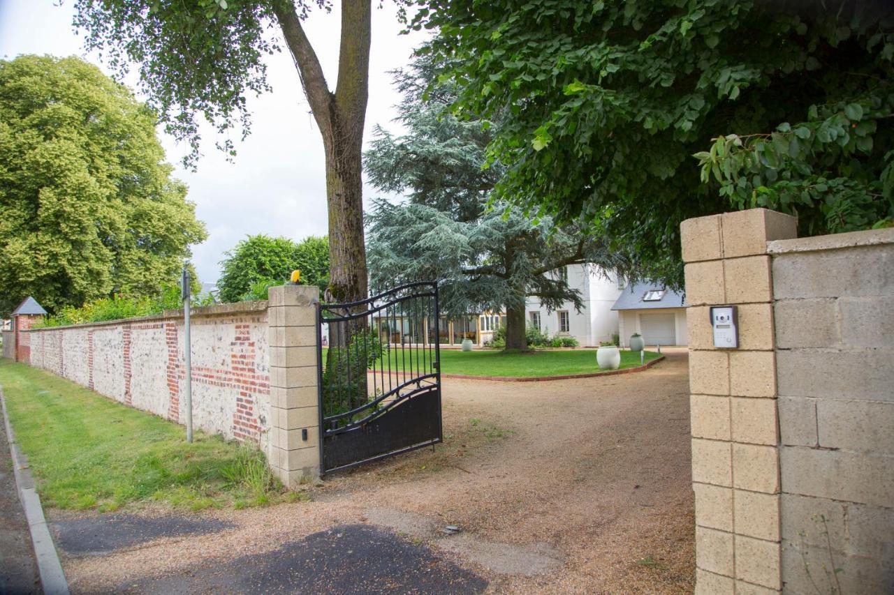 Bed and Breakfast Le Petit Manoir Farceaux Exterior foto